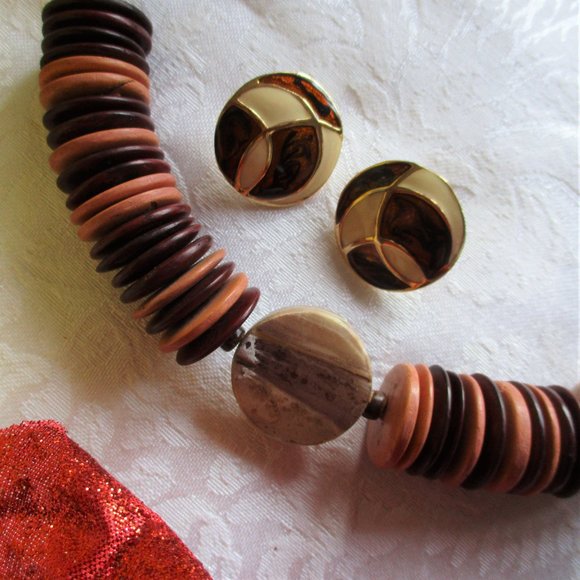 VINTAGE NECKLACE AND EARRINGS BUNDLE - Picture 5 of 15